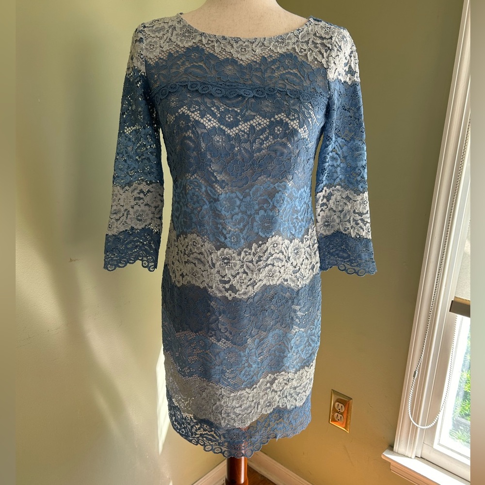 Eliza Jane 4P 3/4 sleeve lace dress. Waves of lace in blue shades; below knee.